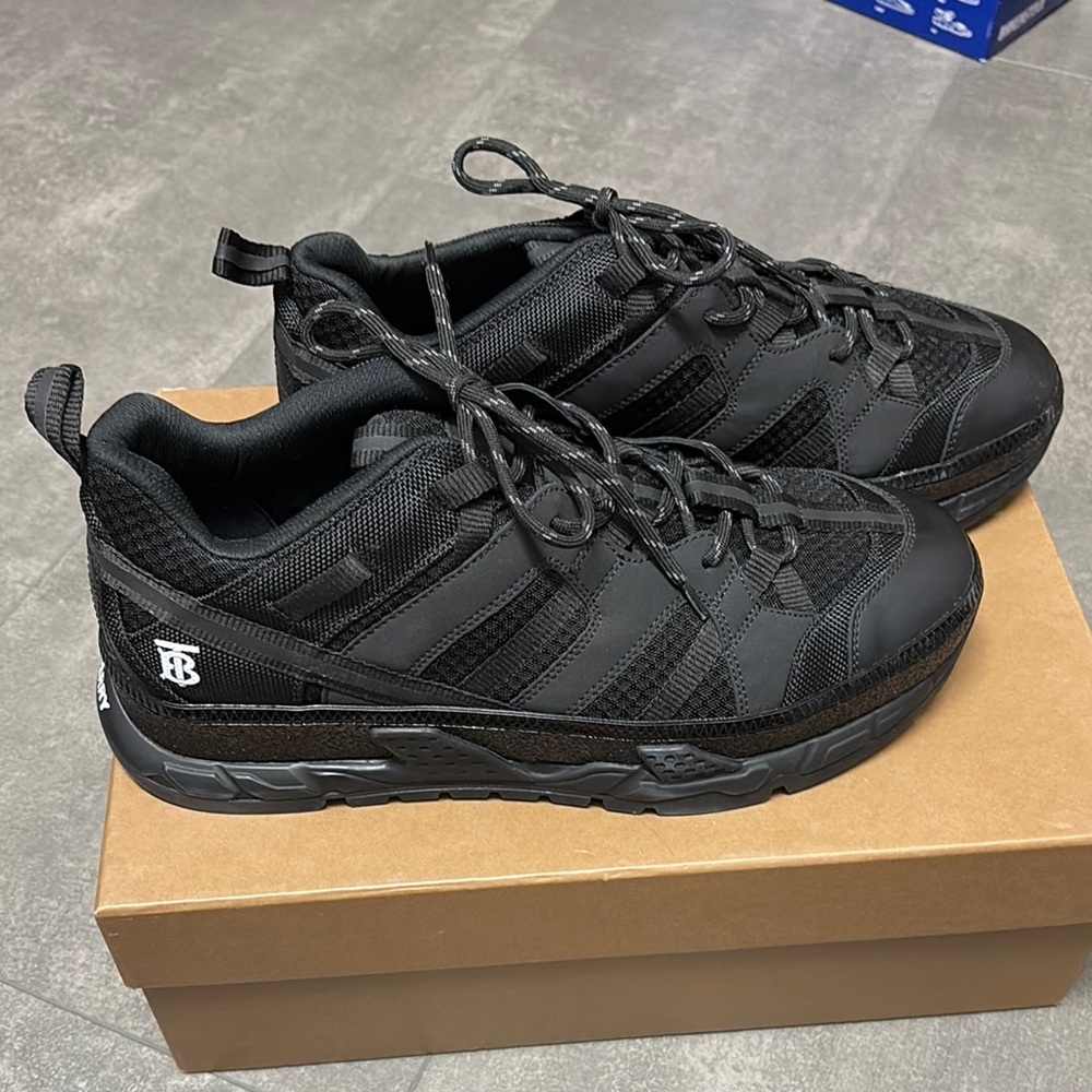 Authentic Brand New Burberry Union Sneaker